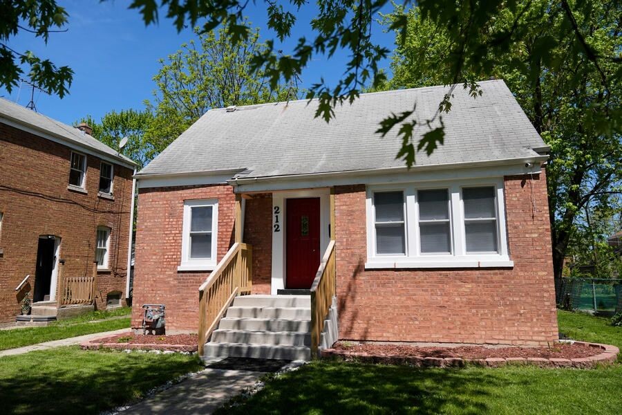    Дом в пригороде Чикаго, где провёл детство папа римский Лев XIV / Источник: © Erin Hooley/AP/TASS