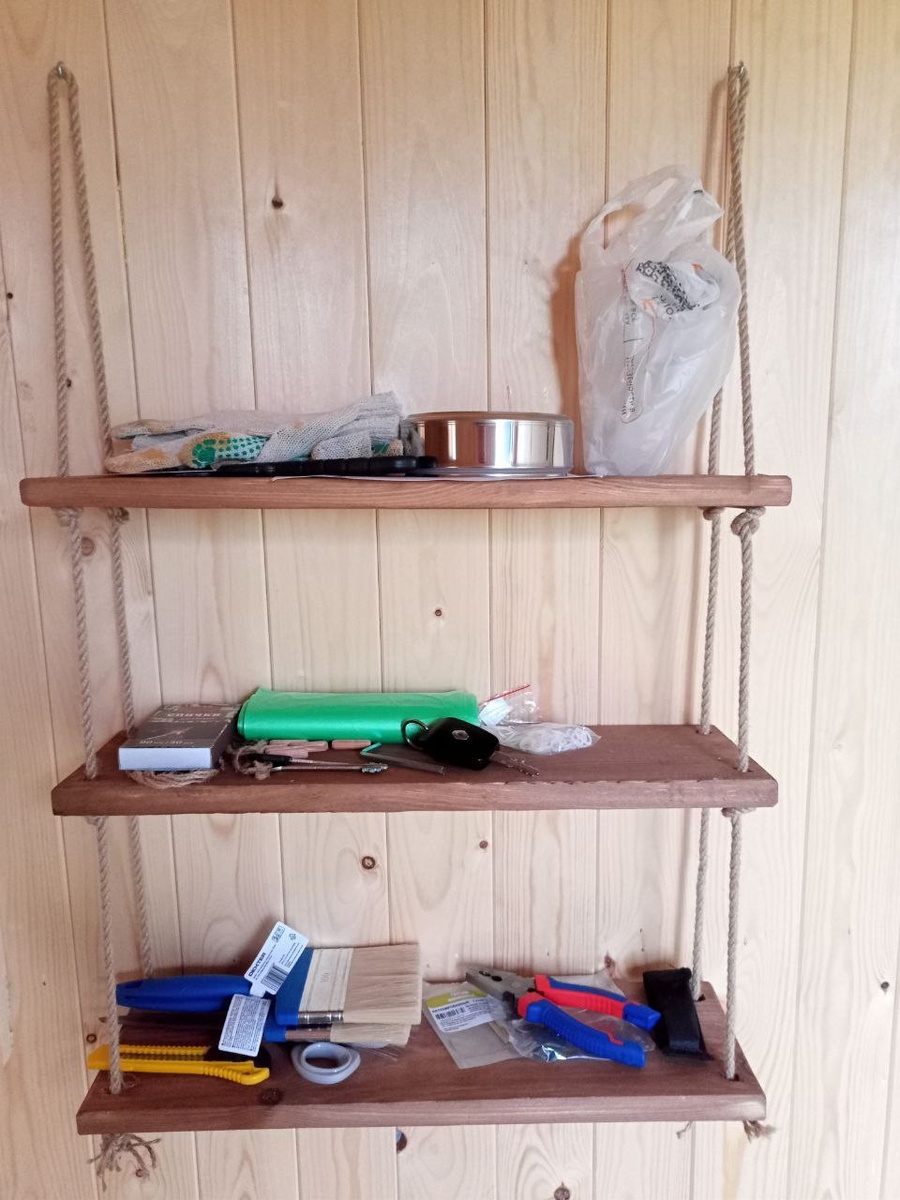 Подвесные полки для предметов поменьше