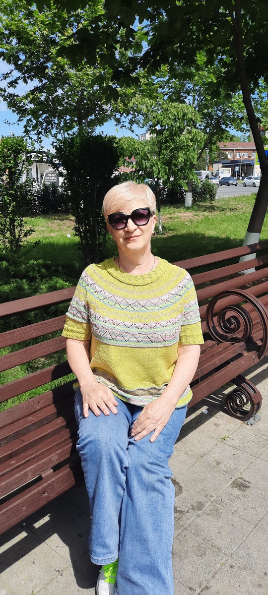 Получилась яркая и удобная. Сидит как вторая кожа. 