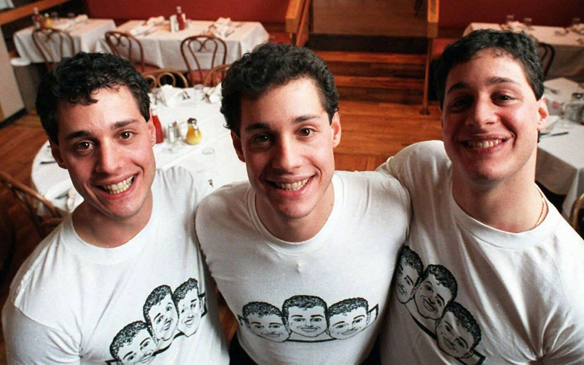 Братья-совладельцы ресторана "Тройняшки"