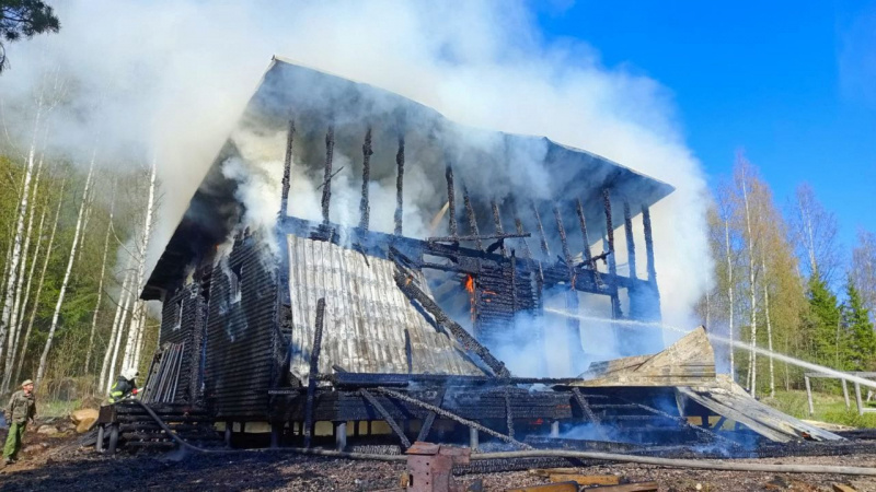    Молодой человек обгорел на пожаре в ЛахденпохьеГосударственный комитет Карелии по ОЖ и БН