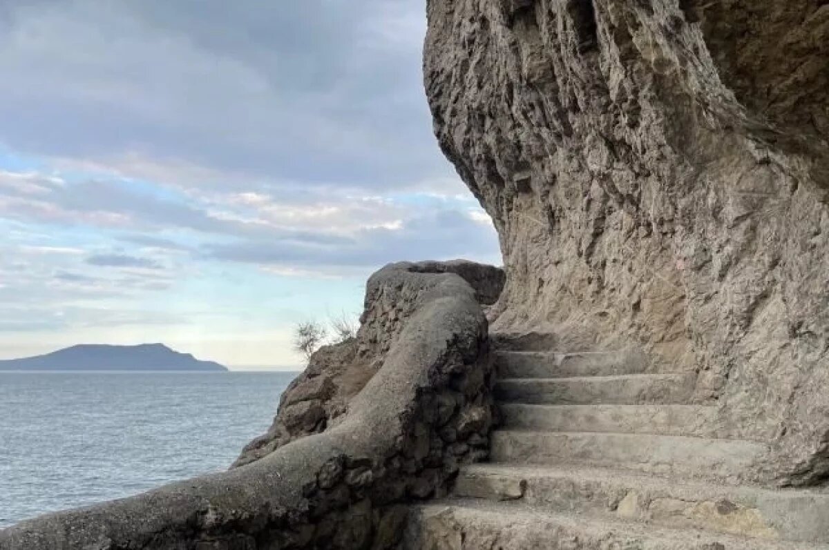    В Крыму объявили штормовое предупреждение о ливнях и ветре до 20 м/с