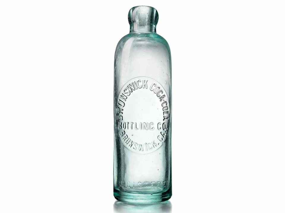 Первые стеклянные бутылки "Coca-cola".