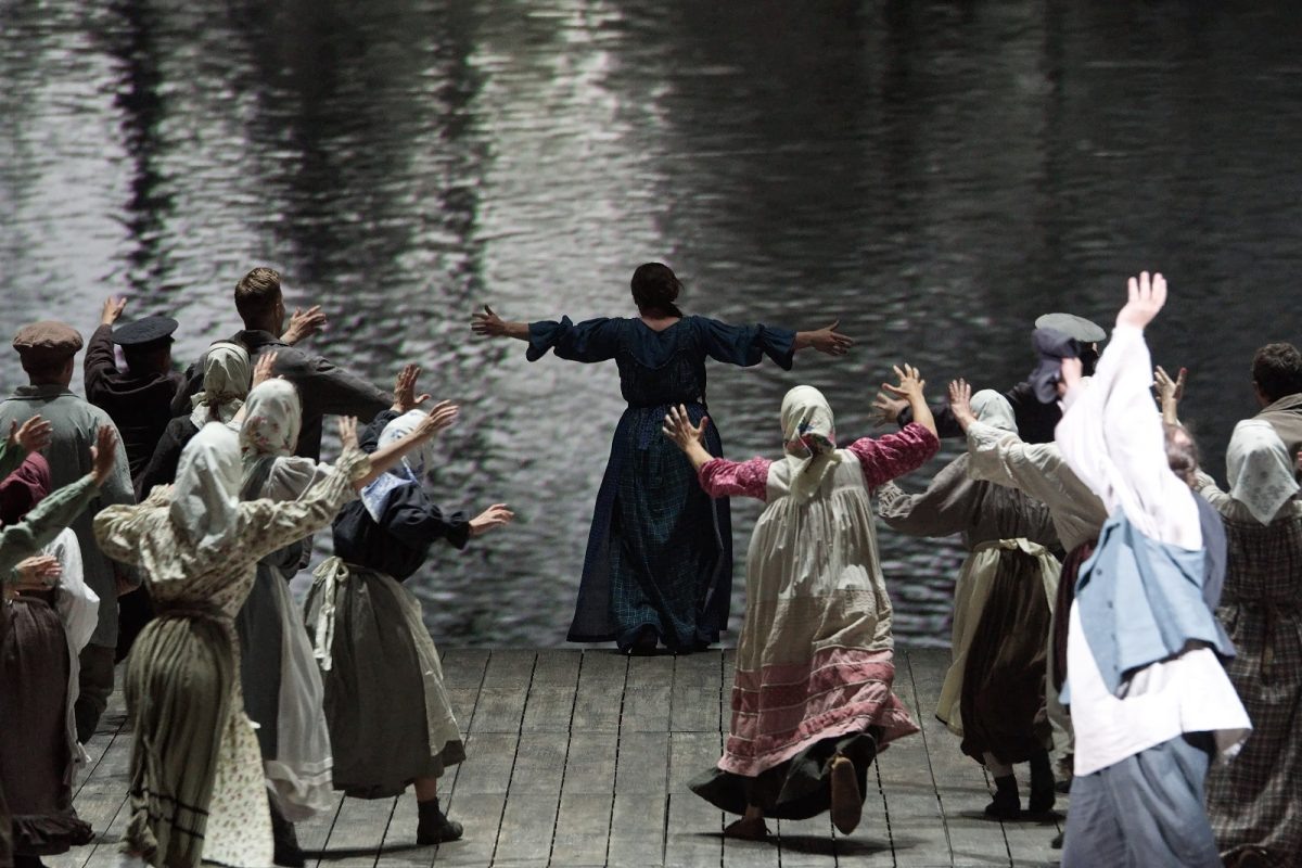 Русалка. Сцена из спектакля, фото с официального сайта МАМТ 