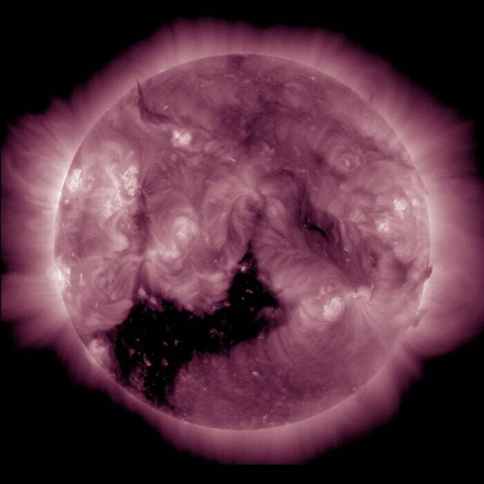 Корональная дыра на Солнце 16 мая 2025 годаФото: xras.ru