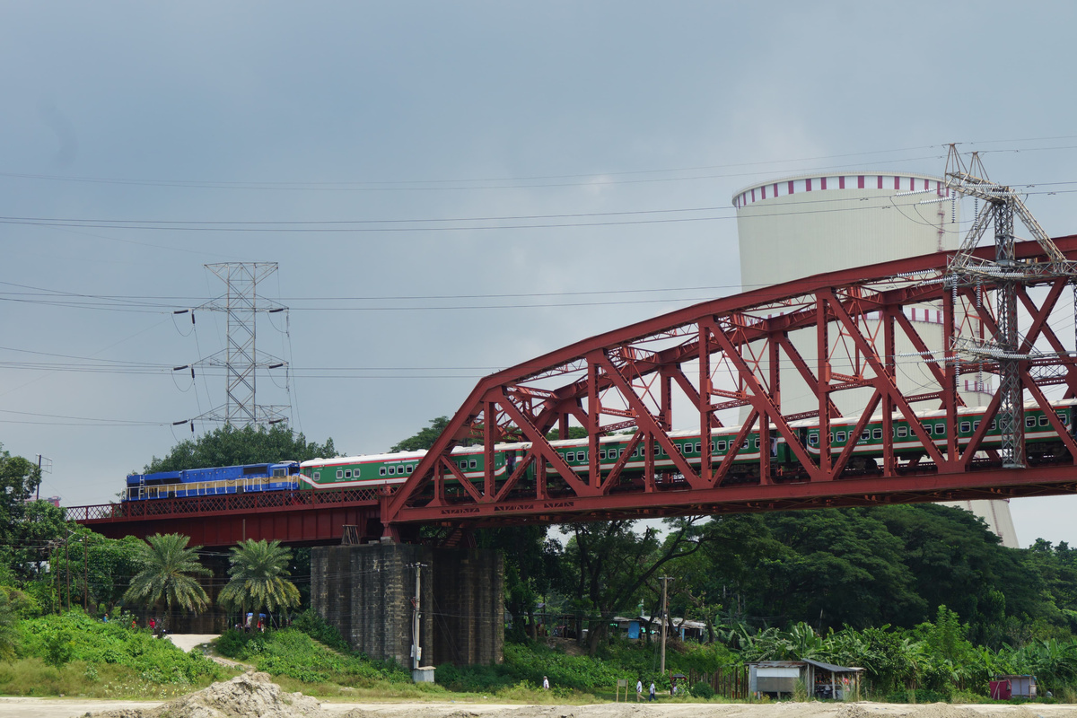 бенгальский поезд на мосту Хардинга через Ганг