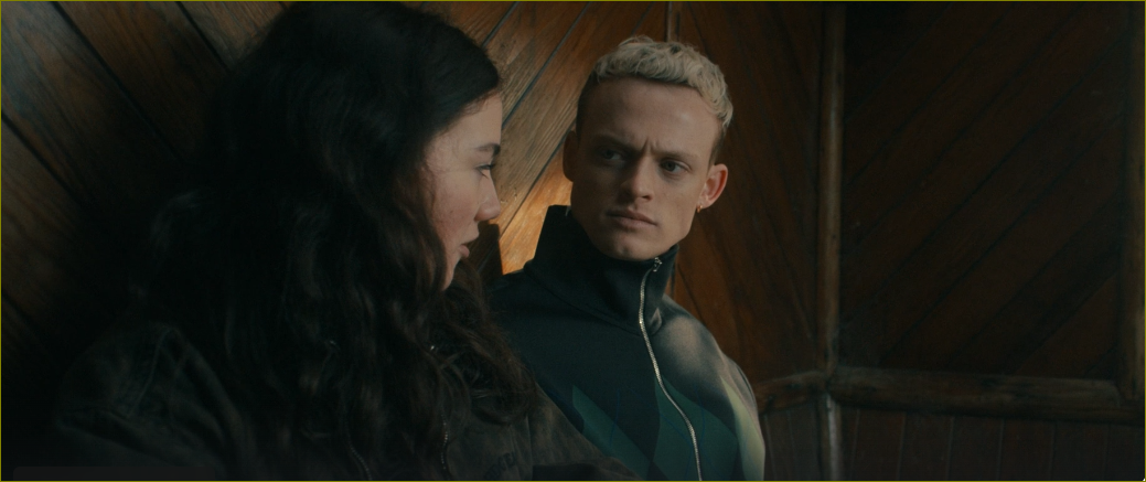 Ждун у телека Эдди и Джина