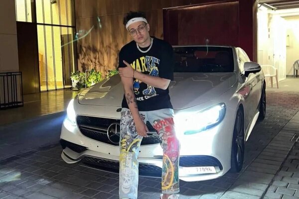 Блогер Слава Бустер с Mercedes-AMG G 63. Фото © Instagram (признан экстремистской организацией и запрещён на территории Российской Федерации) / busterzy