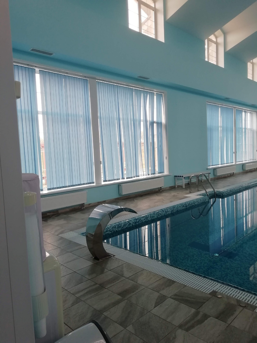 Бассейн в главном корпусе