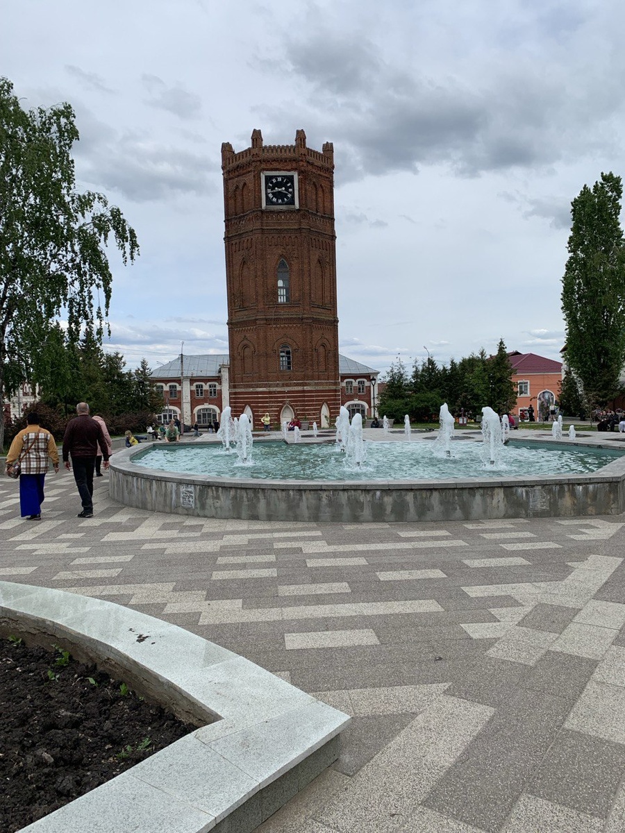 Башня в Ельце. Единственное, что я увидела и сфоткала в городе. А город очень красивый.