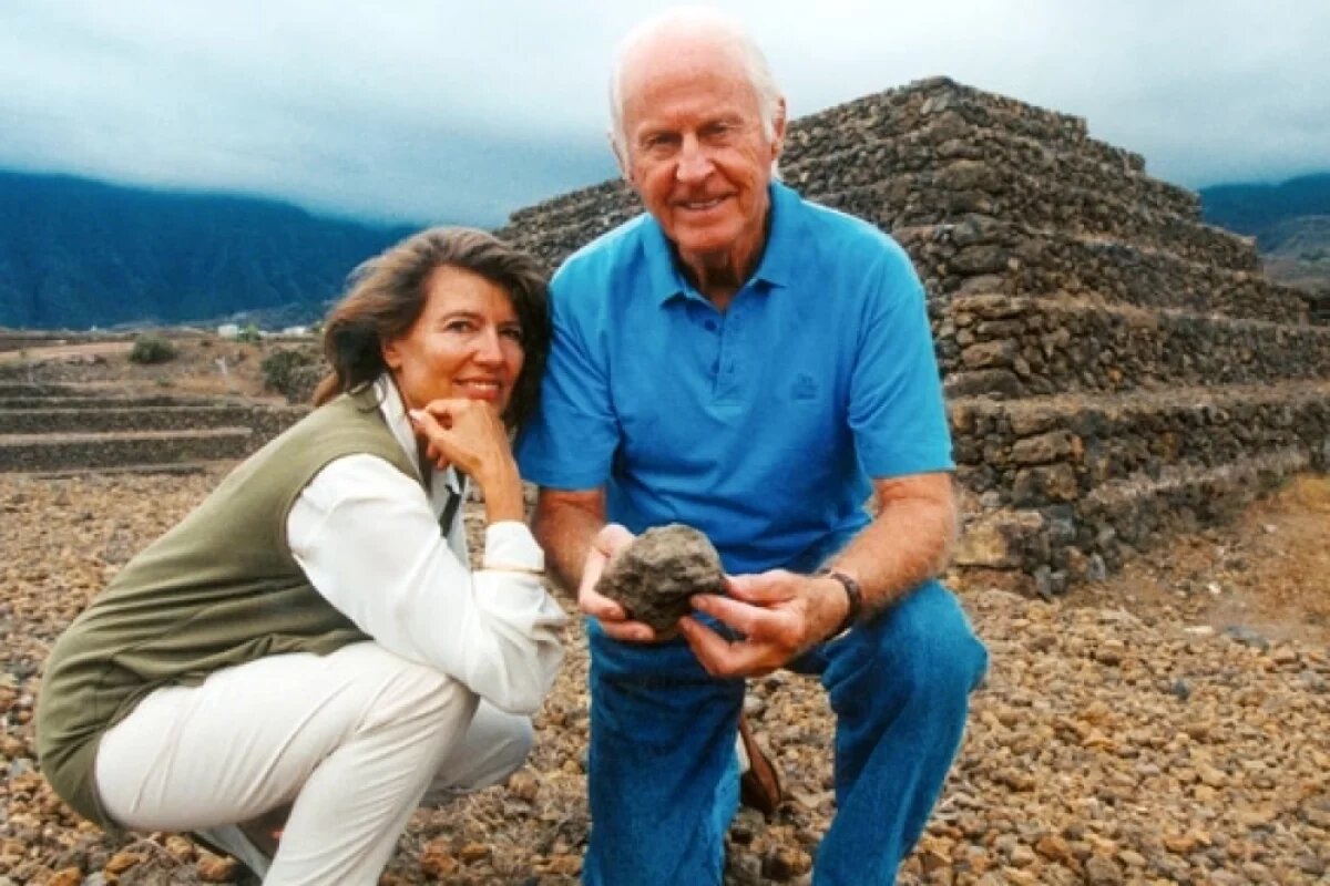    Третий раз Тур женился в 77 лет на 59-летней Жаклин Бир, в прошлом «Мисс Франция».