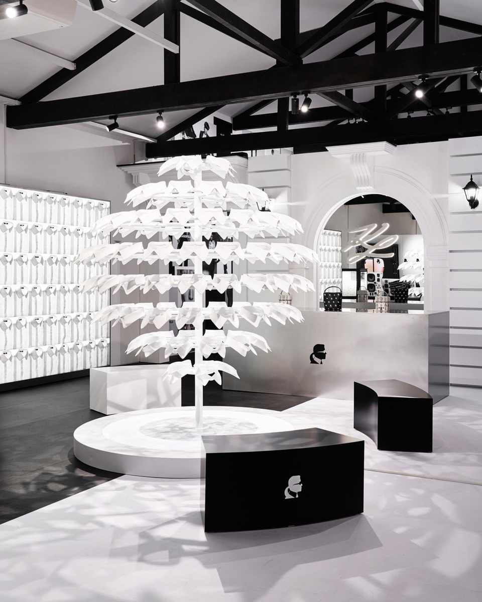    Karl Lagerfeld открыл иммерсивный поп-ап в Сеуле (фото 1)