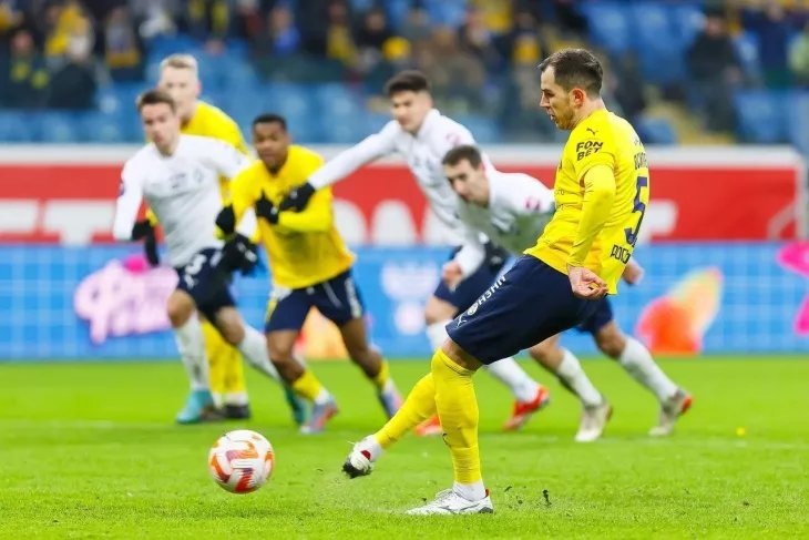    В РПЛ снова есть идеальный защитник. Кто выиграет борьбу за Осипенко? Фото #2