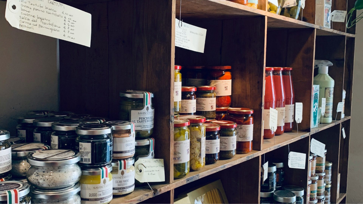 Кладовая 3 м², а места хватает! 7 идей для идеального порядка даже в тесном помещении