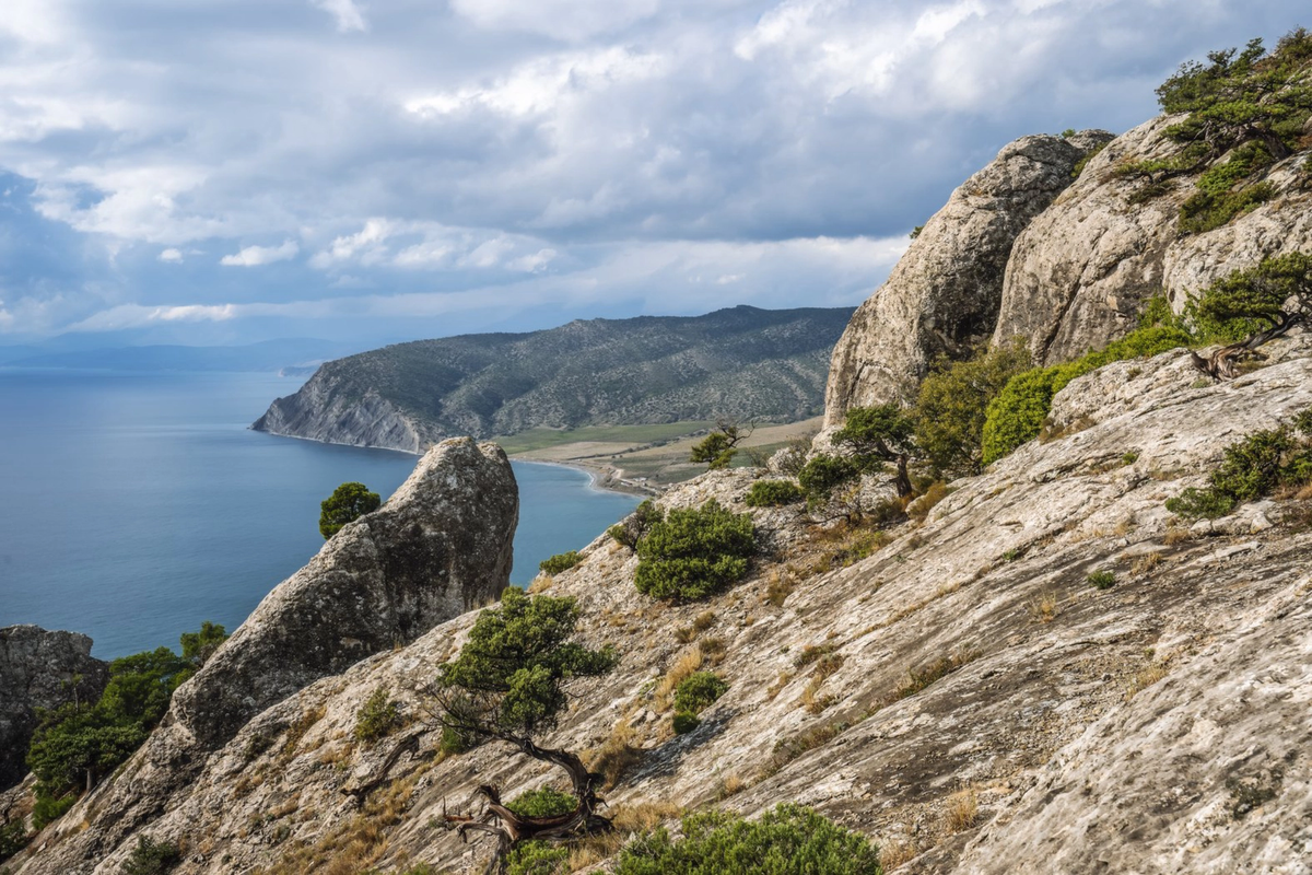 Вечерний закат над горой Караул-Оба, Новый Свет, Крым. Источник: Envato Elements