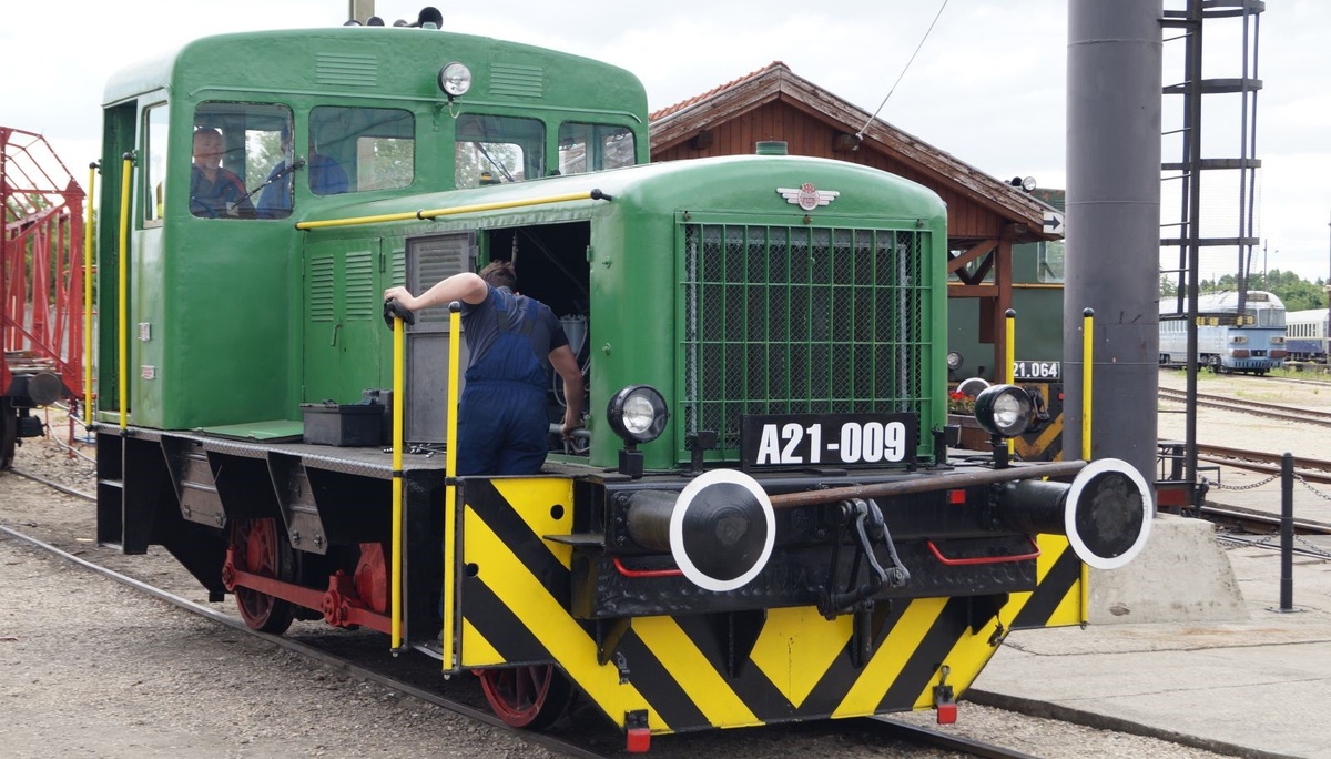 Картинки Яндекса.  Венгерские государственные железные дороги серии M28