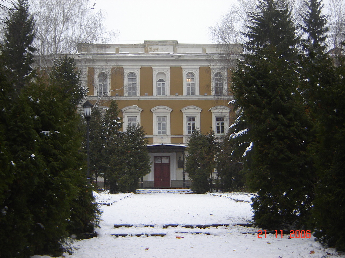 Классическая гимназия № 1 имени Виссариона Григорьевича Белинского — одно из старейших образовательных учреждений России, основанное в г. Пензе в 1786 году.