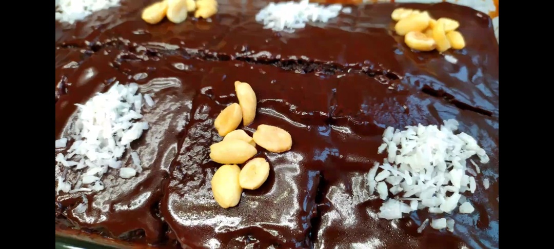 Шоколадный, влажный пирог с пропиткой - лучше торта!