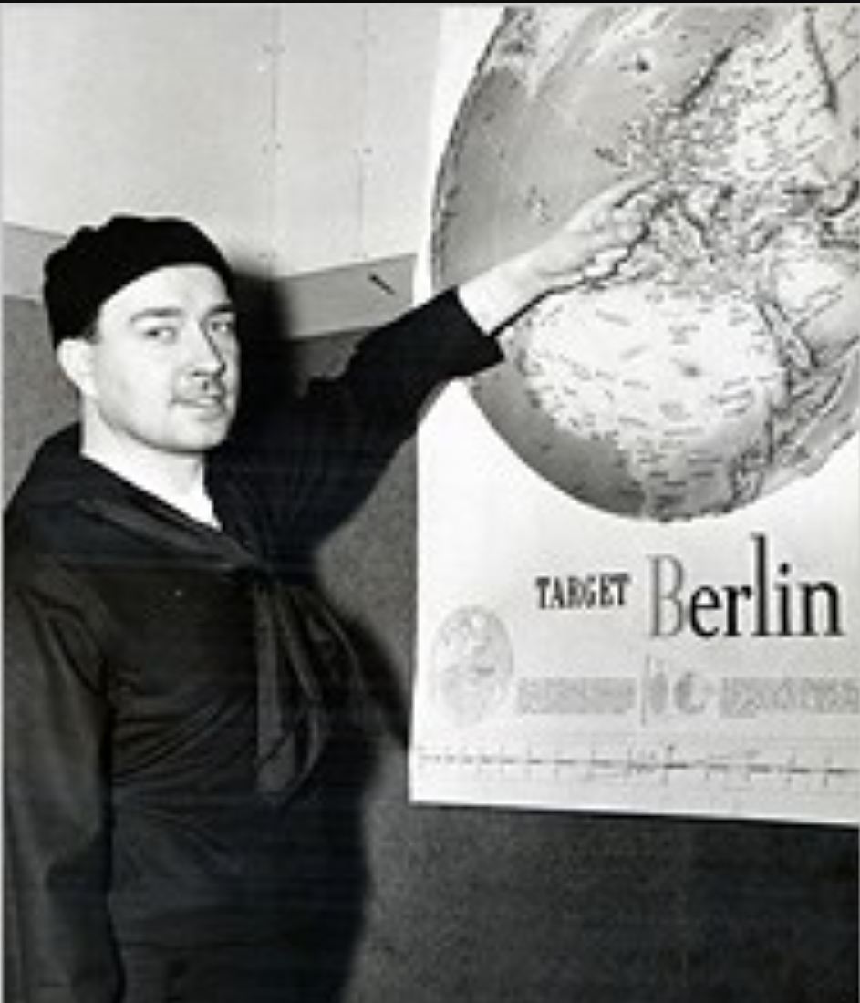 Уильям Патрик Гитлер в форме ВМС США