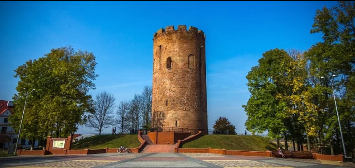 Дозорную Каменецкую Вежу вы по любому увидите, проезжая через Каменецк в направлении Пущи. Отдельного дня для экскурсии эта башня не стоит. Фото из сети