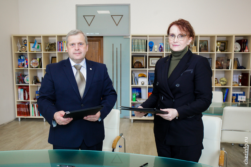    В Череповецком государственном университете стартует цикл семинаров и лекций по финансовой грамотности. Тематические занятия проведет генеральный директор представителя ФГ "Финам" Алексей Виноградов