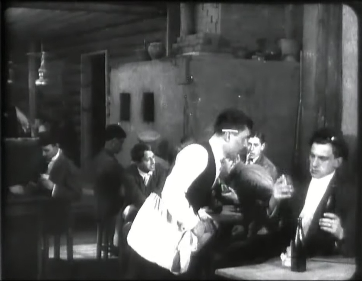 Кадр из фильма Евгения Славинского «Барышня и хулиган». 1918 годКиноателье «Нептун»
