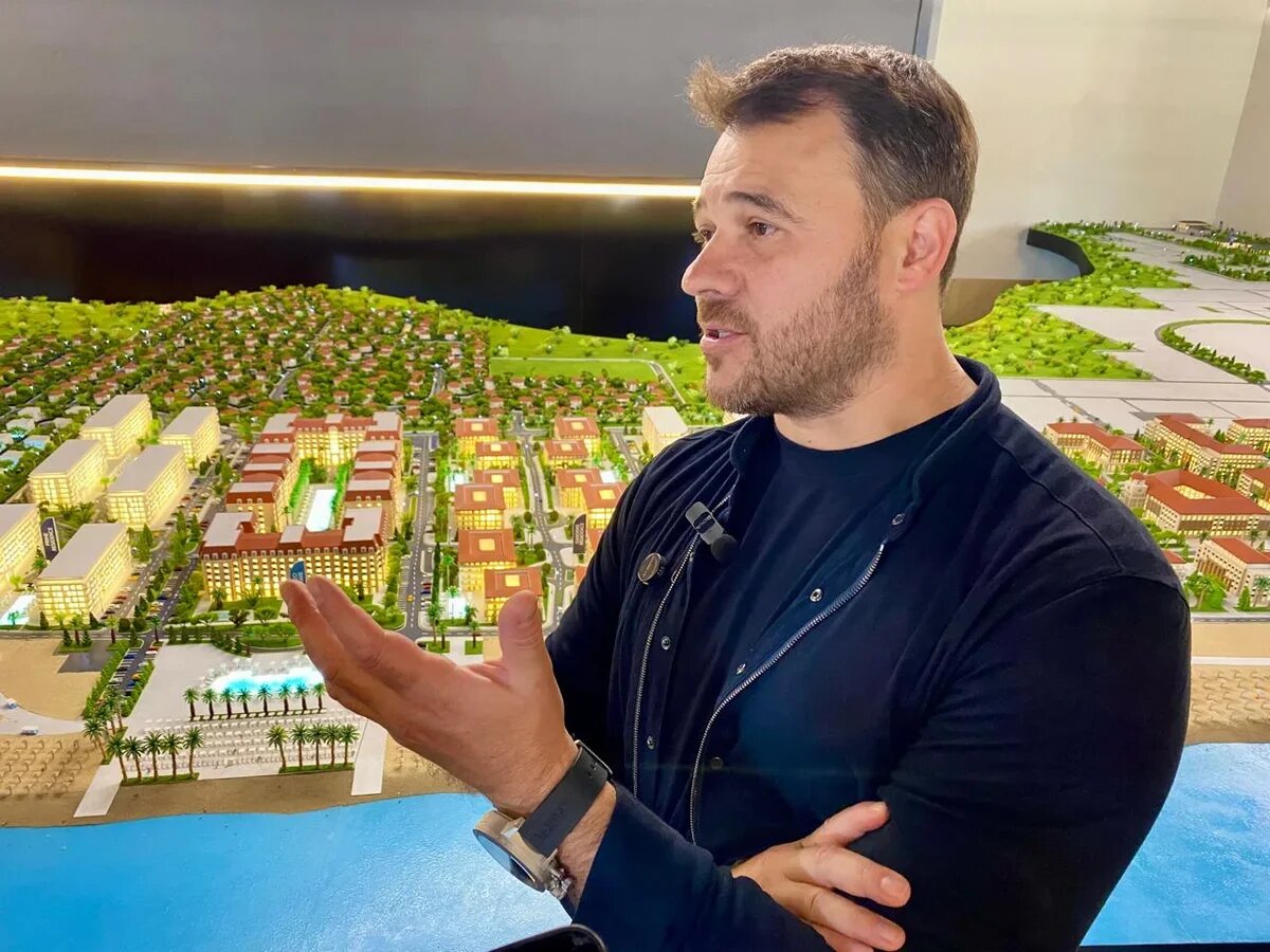    Эмин Агаларов на встрече с российскими журналистами на курорте Sea Breeze в Азербайджане. Фото: АТОР