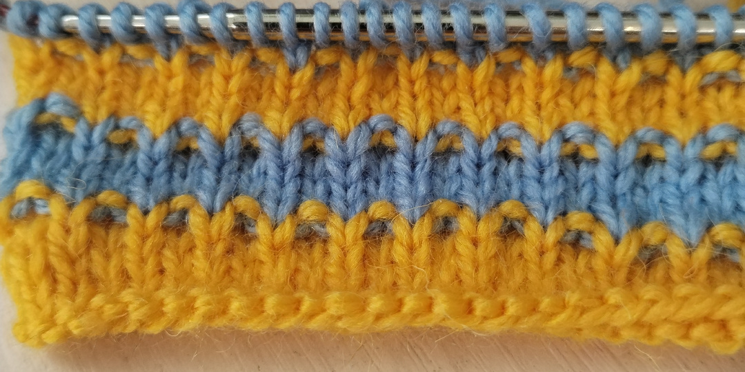 Вяжем не просто полоски, а полоски с объёмом (и характером!)