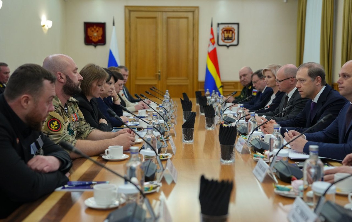 Помощь бойцам и их семьям должна оказываться незамедлительно.