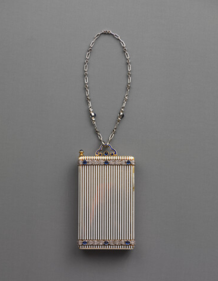 Cartier, New York, vanity case, золото, горячая эмаль, слоновая кость, сапфиры, бриллианты, 1910-е, Hillwood Estate Museum & Gardens, Вашингтон, официальный сайт -www. hillwoodmuseum.org 