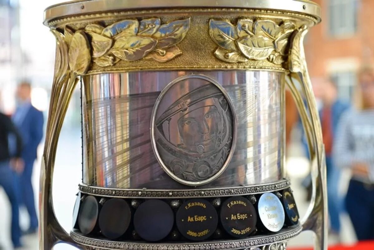    Кубок Гагарина доставили в Челябинск