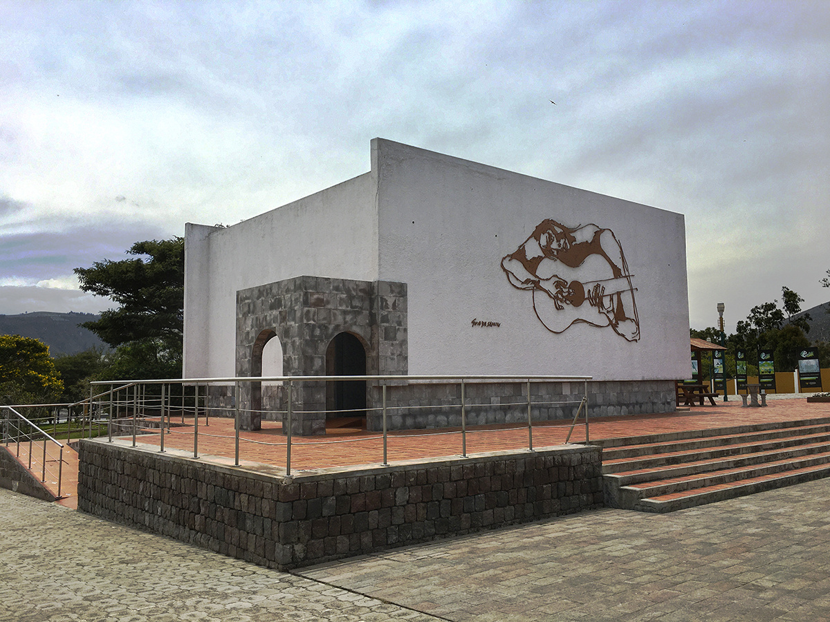 Парк Mitad del Mundo, Кито, Эквадор. Фото автора