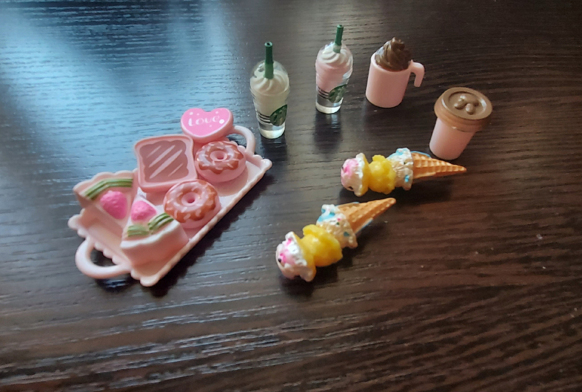 Первые кукольные вкусняшки. Фото автора канала