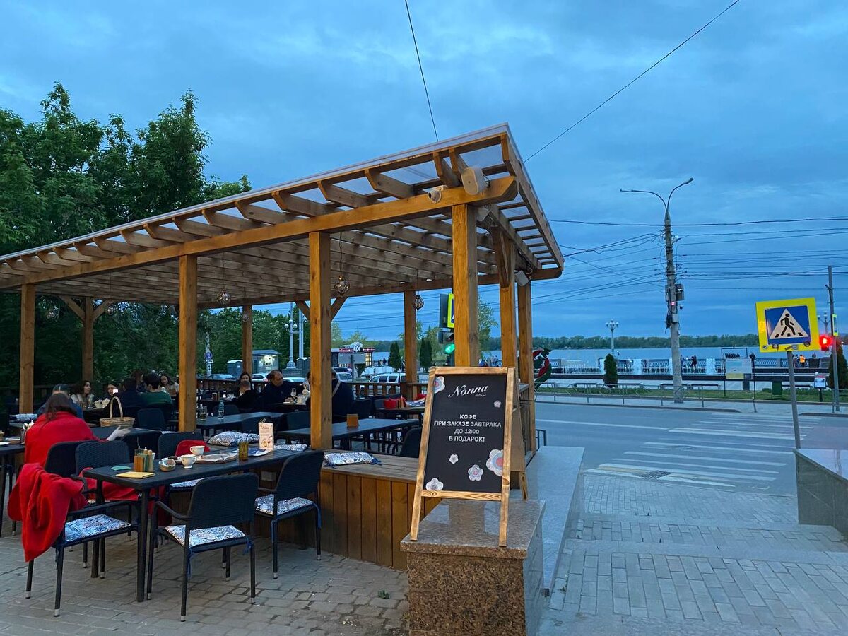 Летняя веранда с видом на Волгу