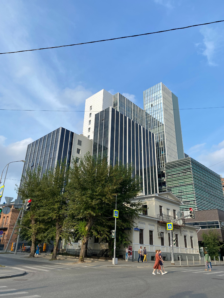 Екатеринбург бц Высоцкий