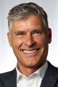 Майкл Ридделл, доктор философии, профессор Школы кинезиологии и медицинских наук и старший научный сотрудник Исследовательского центра здоровья мышц Йоркского университета в Торонто, Канада.