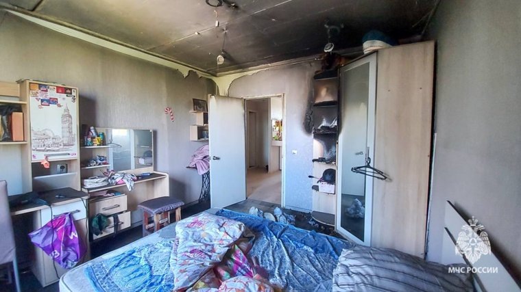 Устройство загорелось с закрытой комнате
Фото:МЧС России/telegram-канал