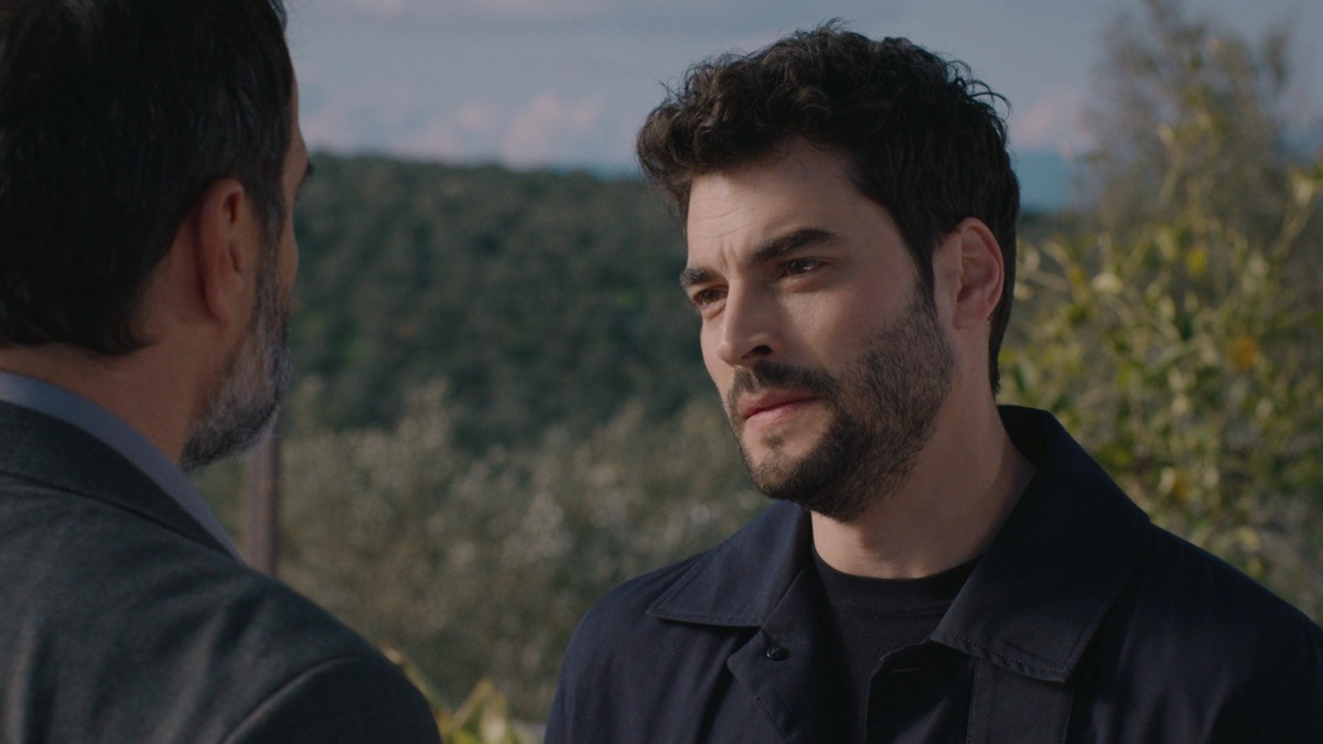 кадр из сериала «Дикие цветы»