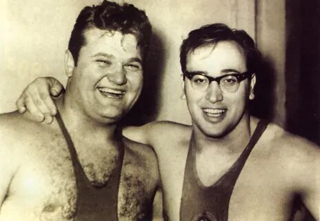 Друзья- соперники.   Фото из дзен картинки.