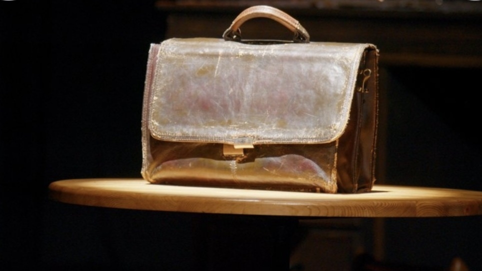 Знаменитый портфель Михаила Жванецкого😆