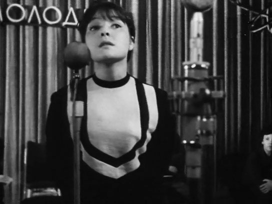 Кадр из советского фильма Марлена Хуциева