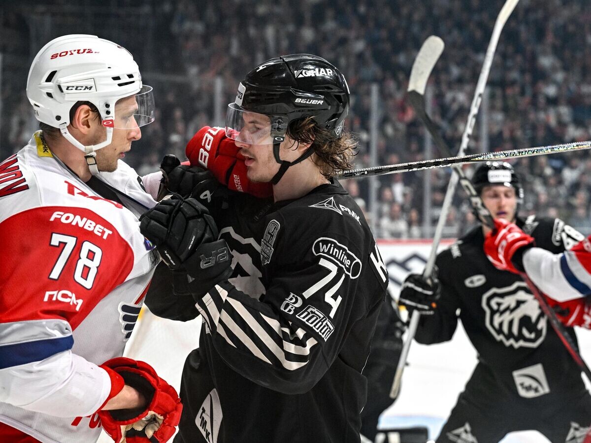    Хоккей. КХЛ. "Трактор" (Челябинск) - "Локомотив" (Ярославль) © РИА Новости / Сергей Бобылев