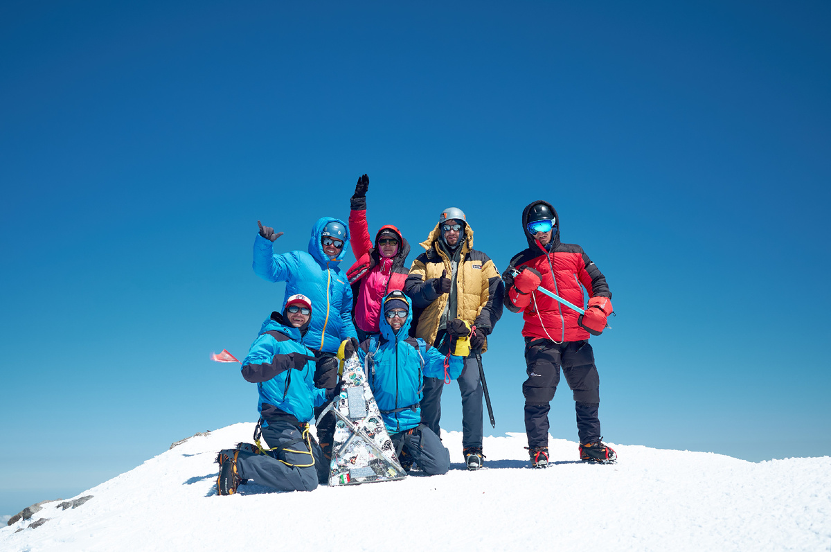 Наша группа на вершине Европы - г. Эльбрус 5 642 метра.