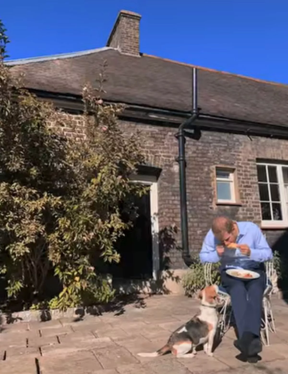 Nottingham Cottage расположен на территории Кенсингтонского дворца 