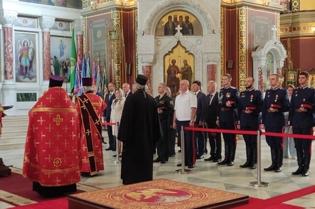    В Вознесенском войсковом всеказачьем соборе отслужили литию в память об основателе Новочеркасска Матвее Платове. Фото: Администрация города Новочеркасска/ Алёна Ткаченко