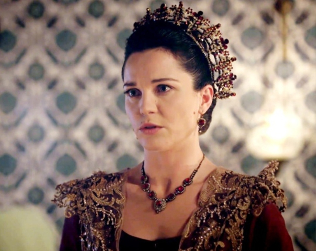 Валиде Хандан.