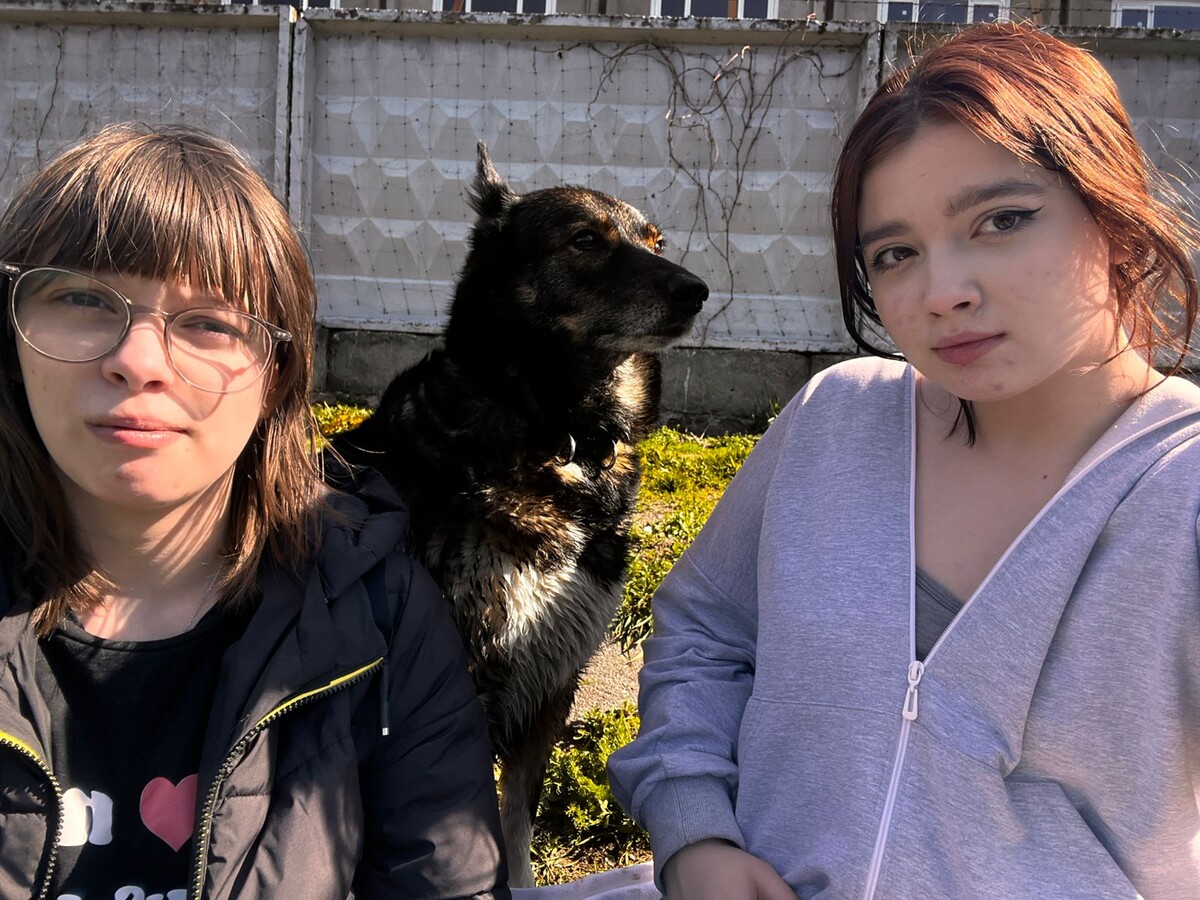 Гамма мокрая, уже искупалась, видать.