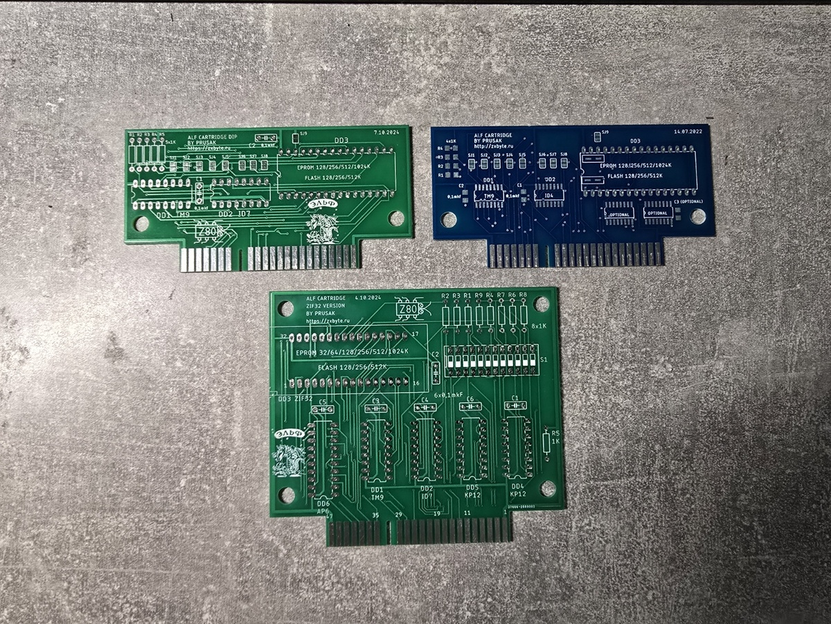 Платы картриджей игровой ретро приставки Эльф.