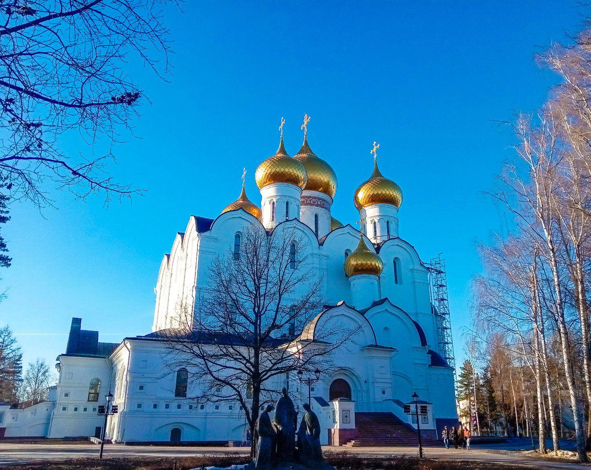 Успенский собор в Ярославле