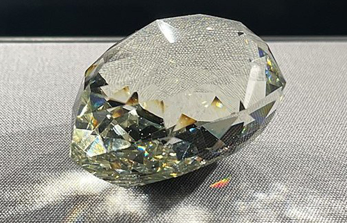 Желтый бриллиант был разбит на части/ фото: business-humanrights.org